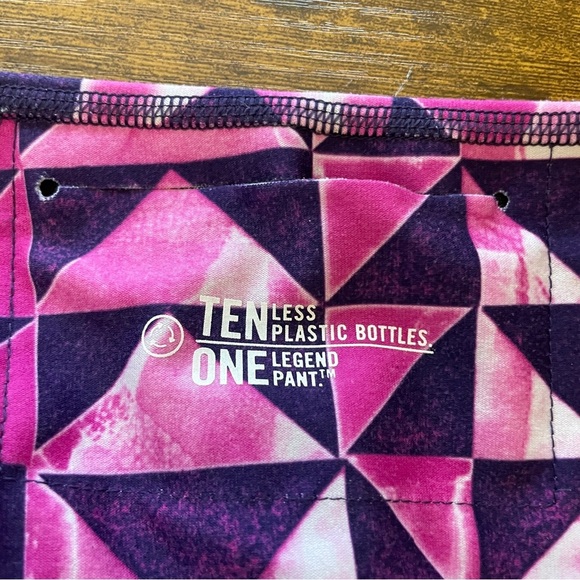 Nike Dri Fit Athletic Leggings Pink Purple GeometricPrint Capri Women Size Small - Picture 6 of 9